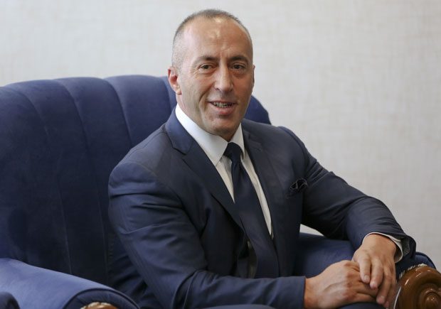 ХАРАДИНАЈ ПРОЗВАО БИВШЕ ОВК САБОРЦЕ ДА СУ ПРОПЕВАЛИ: Рамуш сведоцима црта мету